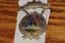 Successful Ancient Order Pyramids  Fraternal Organization Pin Gold Filled 1903 * picture