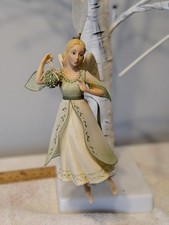 Hallmark Keepsake Ornament 'The Gift of Love' 1st in Holiday Angels Series  2006 picture