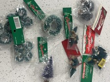 VTG Christmas Sisal Mini Trees And Wreaths Lot Leewards + 31 PCs picture