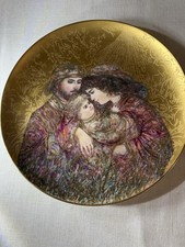 Edna Hibel The First Holiday 1991 Gold Collector Plate #334/1000 Limited Ed picture