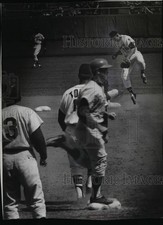 1964 Press Photo Braves Denny Menke & Joe Torre, Phillies Wes Covington picture