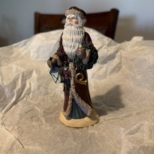 Santa Claus with Lantern Carrying Wreath And Toys Heavy Resin 7.5 Inches picture