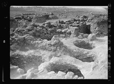 Photo:Tell el Nasbeh Mizpah West Bank 1932 Excavations Grain Silos picture