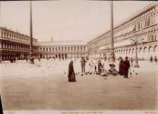 Italie, Venezia, Piazza S. Marco dall porta centrale della Chiesa, Photo. Naya  picture