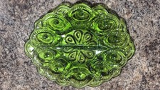 Vintage L.E. Smith Moon and Star Glass Egg Plate, Green picture