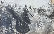 WWI GERMAN TRENCH 1918 DATED BACK CAPTION SOLDIERS LUGER, MG08, PHOTO POSTCARD picture