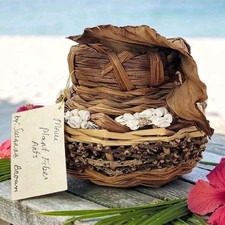 Vtg Hawaiian Wattle Mix Maui Basket Seashells & Plant Fibers W/Tag Signed EC picture