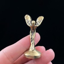 Pure brass retro gold trophy goddess ornament picture