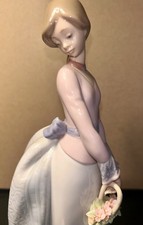 Lladro Porcelain BASKET OF LOVE Woman with flower basket #7622 No Box picture