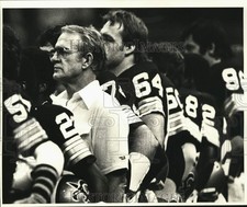 1980 Press Photo Saint's head Dick Stanfel during National Anthem. picture