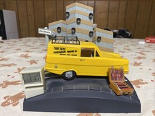 Vintage Trotters Independent Trading Co Alarm Clock Wesco 1998 Corgi Car picture