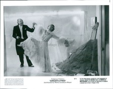 1985 Marcello Mastroianni Giulietta Masina Ginger Fred Dance Vintage Photo 8x10 picture