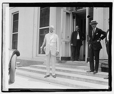 Photo:William Cox Redfield 1921 June 29 White Suit Steps Portrait picture