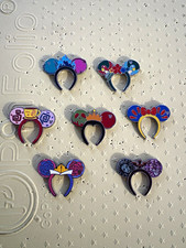 Disneyland hidden disney 2026 wave A complete set with super chaser. picture
