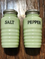 4.75 Vintage Jade Salt Pepper Shaker Jadeite Cap Need Smoothing Jeannette picture