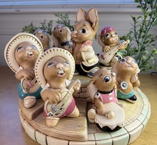Pendelfin Hand Painted Stoneware Bunny Band Figurine Set of  8 + Platform picture
