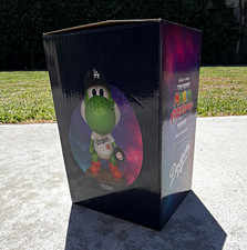 Dodgers Yoshi #18 Super Mario Bros. Movie Plastic Figurine Green/White 8+ MPN picture