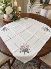 VTG Embroidered Tablecloth 30x32 Beige Linen Floral Bouquet Black Blanket Stitch picture