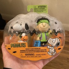 Just Play Peanuts Halloween Perfect Pairs Snoopy & Charlie Brown Figure Set picture