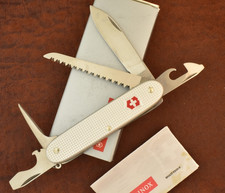 VINTAGE EARLY 2000's NOS VICTORINOX SWISS ARMY ALOX FARMER KNIFE NICE ORIG BOX picture