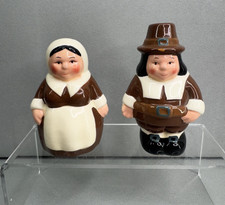 Vintage 2002 Publix Pilgrim Salt Pepper Shakers Thanksgiving Pair READ picture
