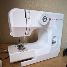 Singer M1000 Sewing Machine picture