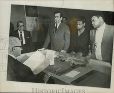 1989 Press Photo Brothers Louis Johnson & Willis Johnson Arraigned for Murder picture