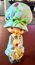 Vintage Holly Hobbie Figurine Prairie Girl With Bonnet & Basket Of Flowers 5.5