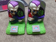 Goosebumps Grave Bookends Pair Reading is a Scream Curly Skeleton 1996 Vintage picture