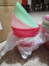 NEW Tupperware Classic Containers 6pc set 4,6,8c. picture