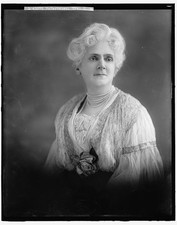 Photo:Mrs C M McCartney Portrait 1910s Pearl Necklace Formal Dress picture