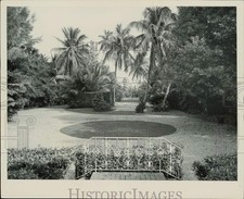 1960 Press Photo A view of the Paul Maddock estate in Palm Beach from treetops picture