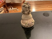 Vtg 1940s porcelain Lady bust Figurine, 5.75