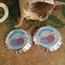 VTG Highland Dairy Athol, MA Foil light Cream Milk Caps sleeve Unused picture