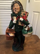 Byers Choice 1997 The Carolers Shopping Woman With Baskets Retired ￼ picture