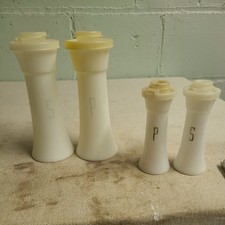 4 Vtg Tupperware Large & Small Hourglass Salt & Pepper Shakers White #718, #831 picture