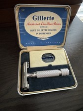 GILLETTE BRITISH ARISTOCRAT #22 SET IN EXCELLENT CONDITION picture