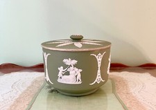 Gorgeous Uncommon Wedgwood Sage Green Covered Box. Edwardian Era 1891-1908. picture