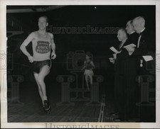 1938 Press Photo NYC Don Lash , Tom Deckard in 3000 meters at AAU meet picture
