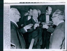 1971 Austrian President Franz Jonas Vladimir Semenov Politics Wirephoto 8x10 picture
