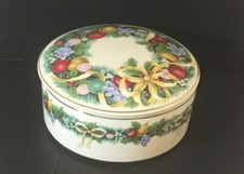 1980s Vintage Mika’s a Christmas Bouquet Porcelain Round Lidded Trinket Box picture