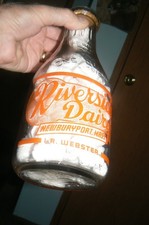 RARE LIKE MINT 1947 QUART Milk Bottle Riverside Dairy - Newburyport Mass. picture