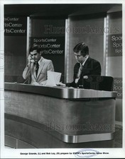 1982 Press Photo George Grande and Bob Ley in ESPN's SportsCenter New Show picture