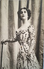 1920s Glamour Pretty Lady SASSY FLAPPER GIRL Lady French ELEGANT photo POSTCARD picture