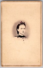 ANTIQUE CDV CIRCA 1860s S.L. MILLER GORGEOUS YOUNG LADY IN DRESS MILLERSBURG PA. picture