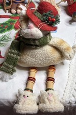 Vintage Hanna’s Handiworks 8” Christmas Cat Shelf Sitter Ornament Wood Bead Legs picture