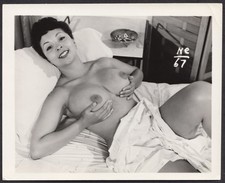 Vintage 1950's Girlie PINUP Photo ~ African American ~ Black ~ Nude B&W Original picture