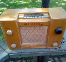 VERY COOL  OLD   ANTIQUE RADIO  1946 Westinghouse Am/Fm radio model H-130 picture
