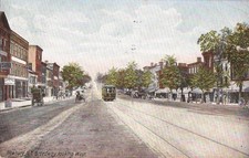 Newburg, NEW YORK - Broadway - 1909 - trolley, horse & buggy, wagon picture