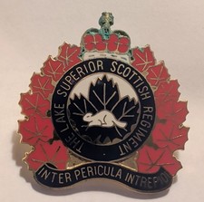 Vintage Canadian Army The Lake Superior Scottish Regiment Enamel Lapel Pin picture